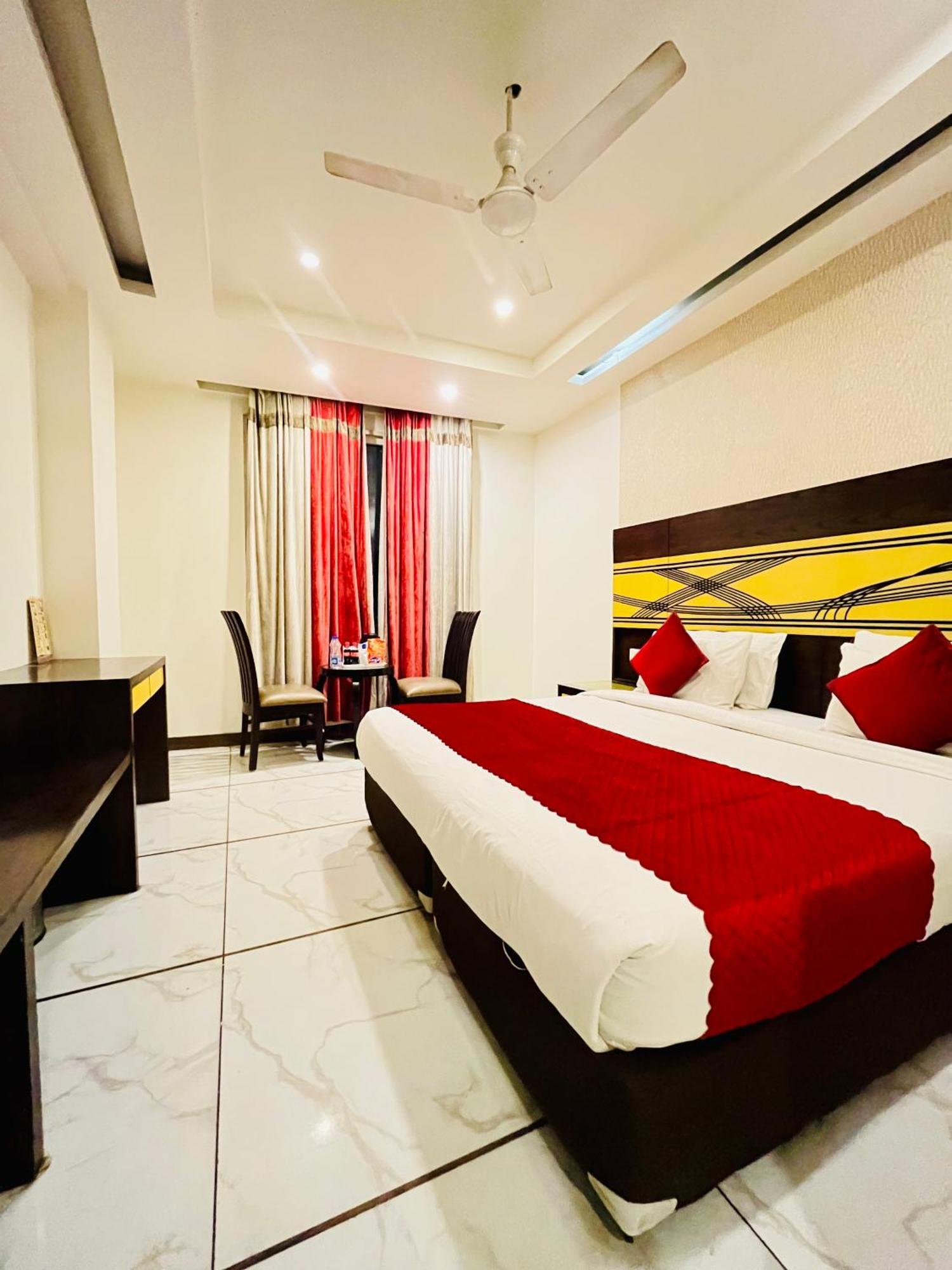 Frankstay -Le Unit By Worth New Delhi Luaran gambar