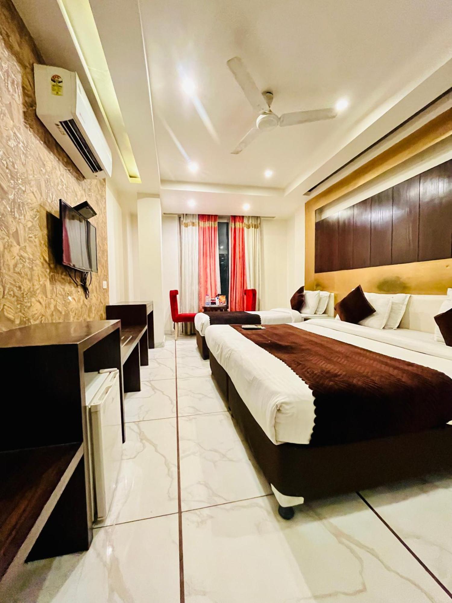 Frankstay -Le Unit By Worth New Delhi Luaran gambar