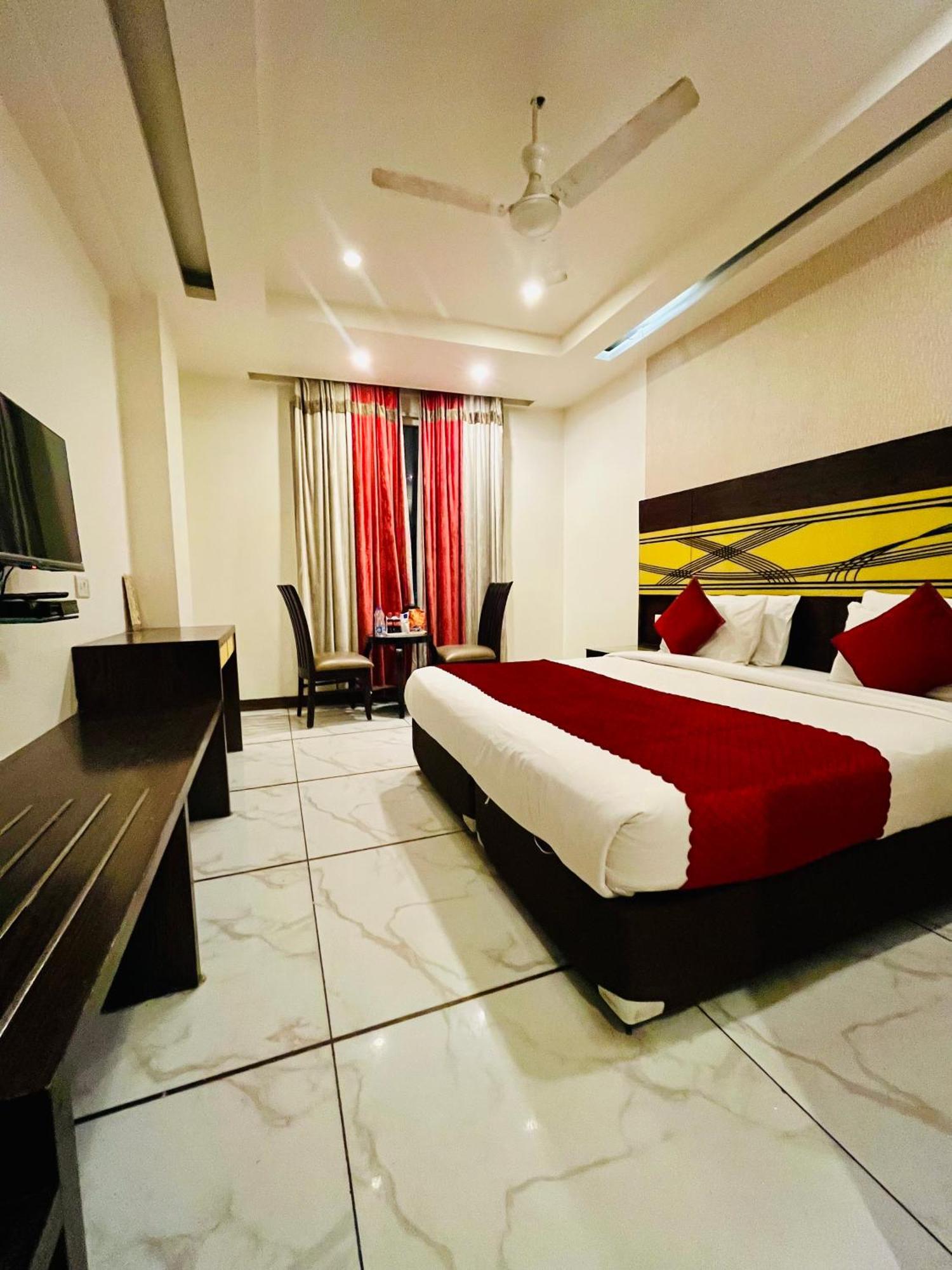 Frankstay -Le Unit By Worth New Delhi Luaran gambar