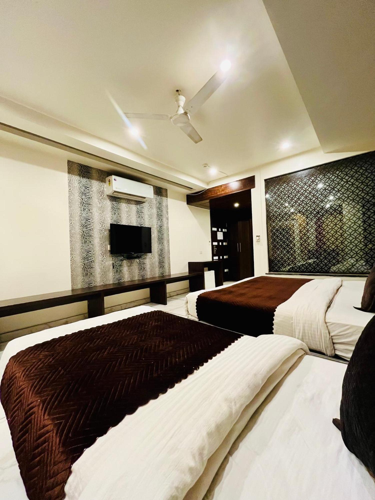 Frankstay -Le Unit By Worth New Delhi Luaran gambar