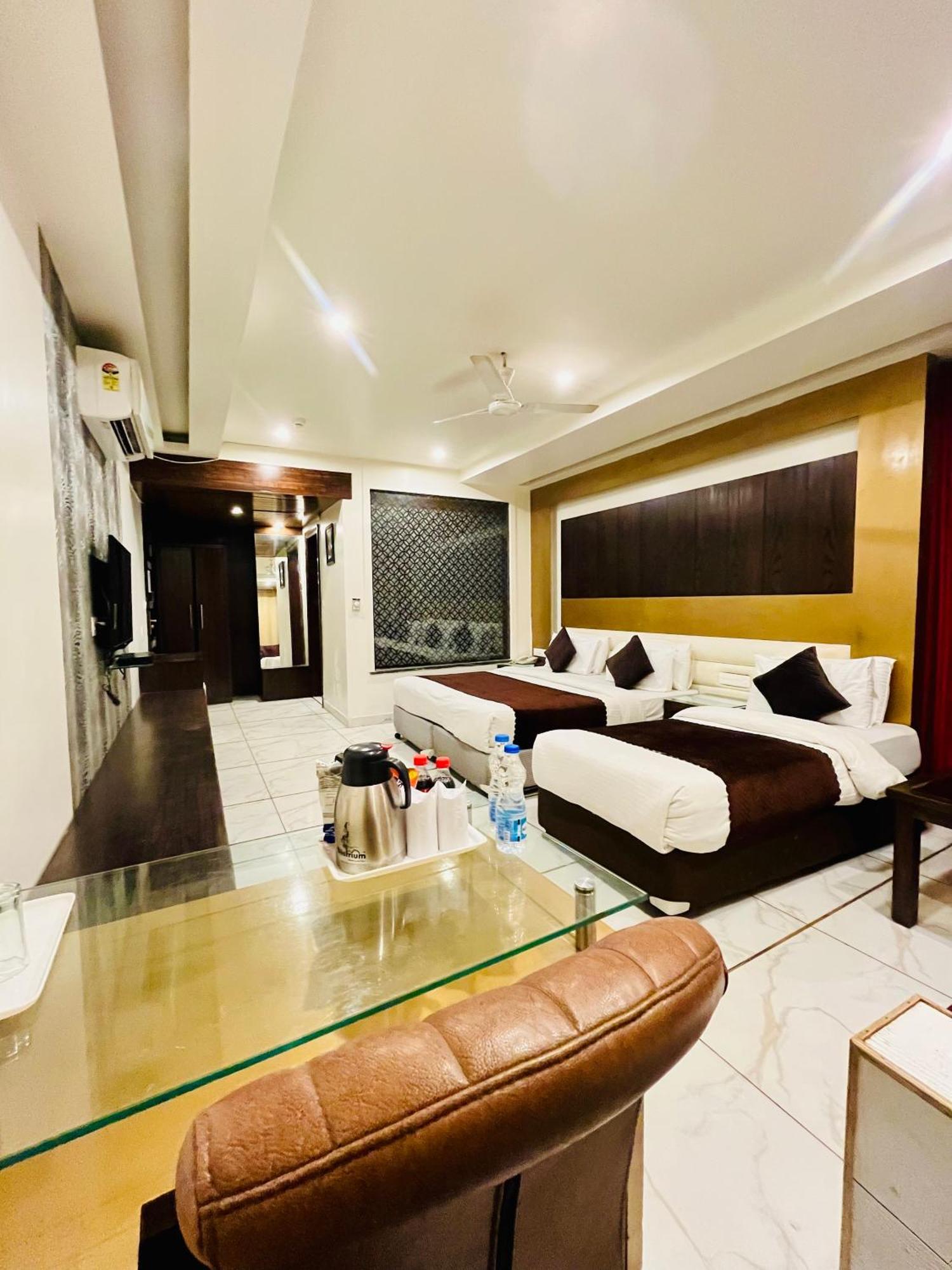 Frankstay -Le Unit By Worth New Delhi Luaran gambar