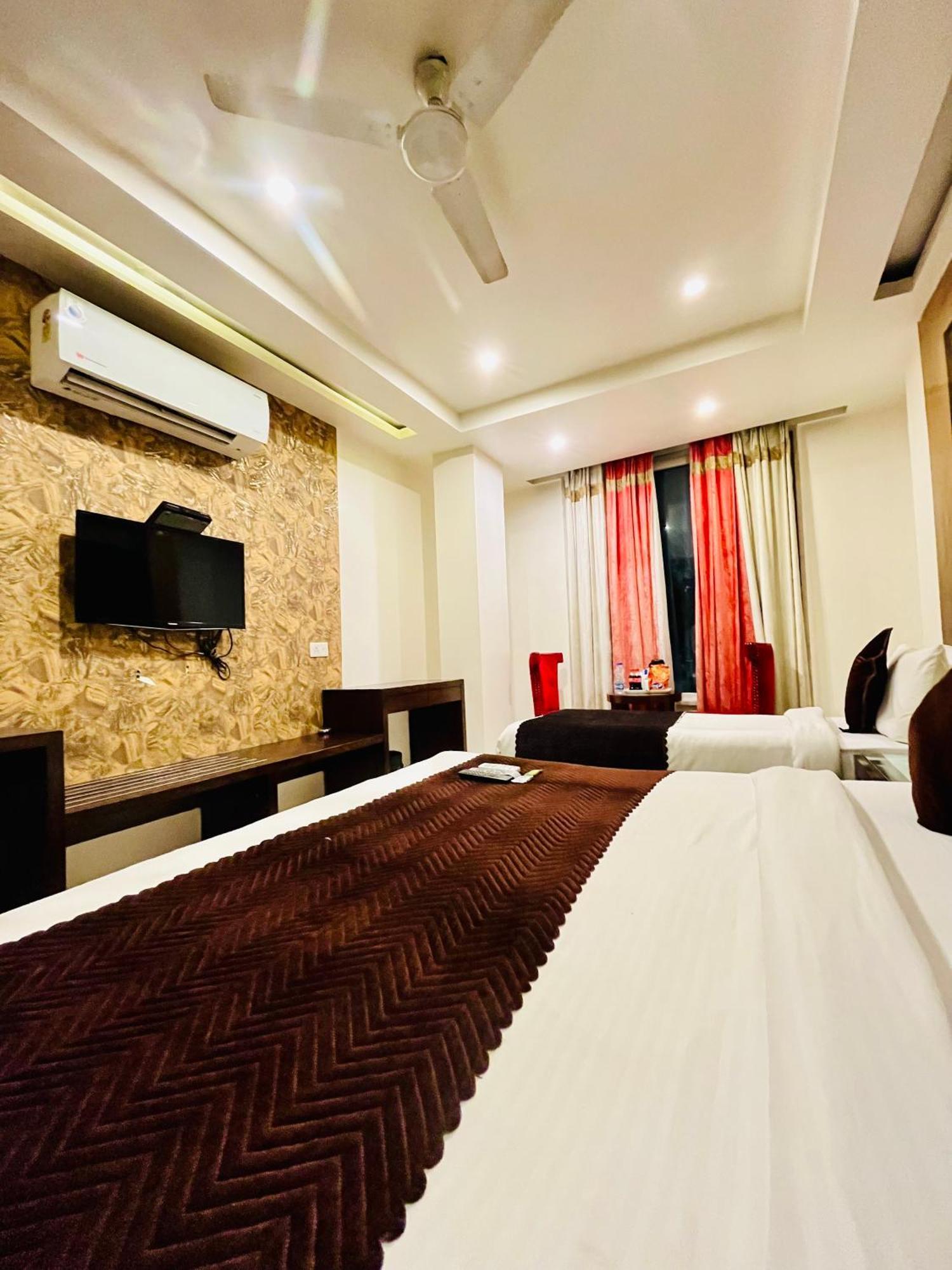 Frankstay -Le Unit By Worth New Delhi Luaran gambar